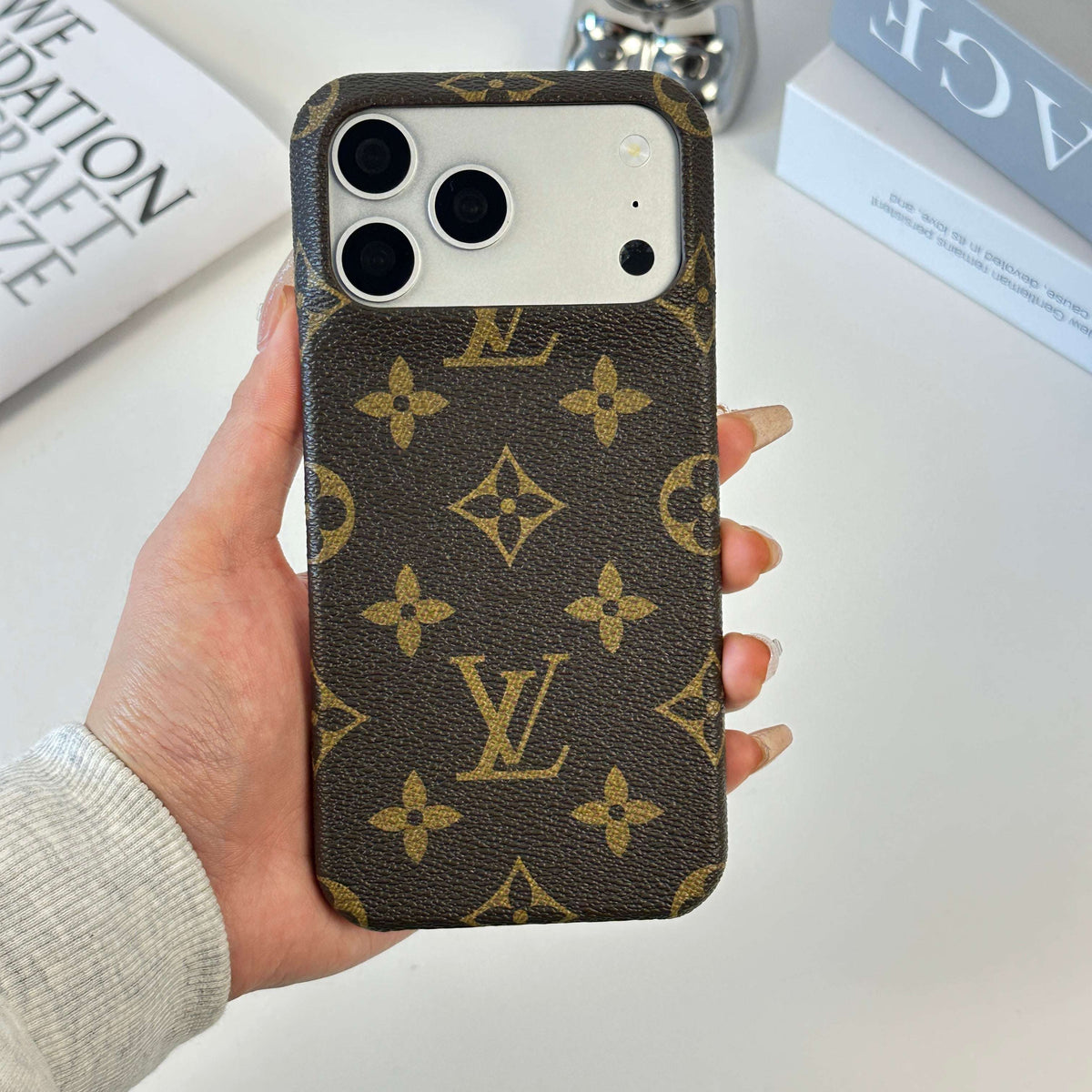 Premium Leather Monogram Magnetic iPhone Case（Compatible With Magsafe）For iPhone 17 Series-CYLV037