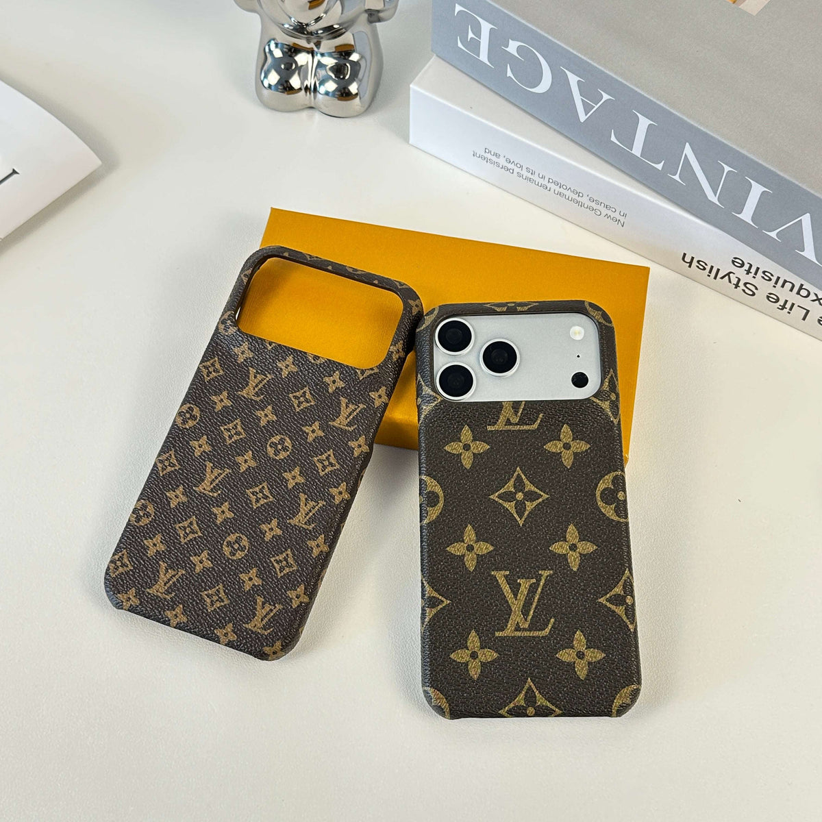 Premium Leather Monogram Magnetic iPhone Case（Compatible With Magsafe）For iPhone 17 Series-CYLV037