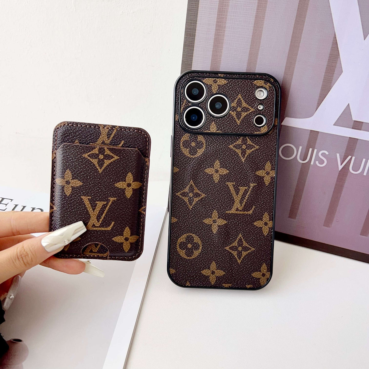 Premium Leather Monogram iPhone Case （Magsafe） For iPhone 17 Series-CYLV059
